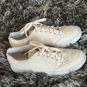 Nike Women's Light Pink Sneakers